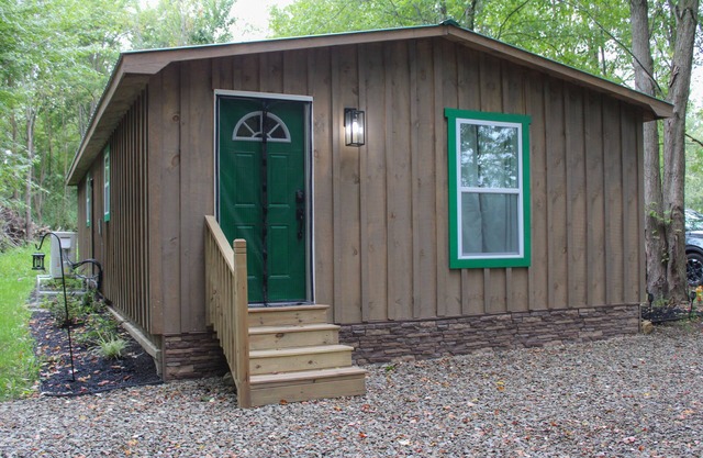 The Little Cabin on Old Main Rd.
