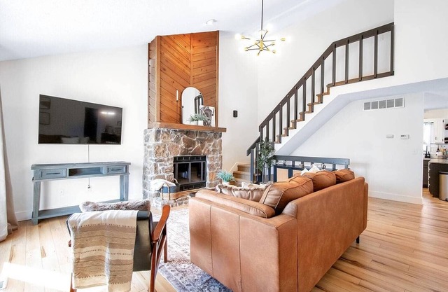 The Lodge is a spacious 4 bed, 2.5 bath home, styled with mountain/ lodge decor