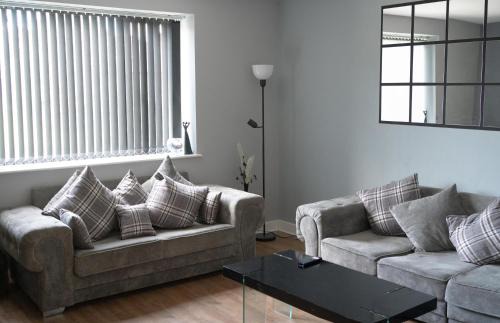 The luxe by Viennese Aparts 2 Bedroom!