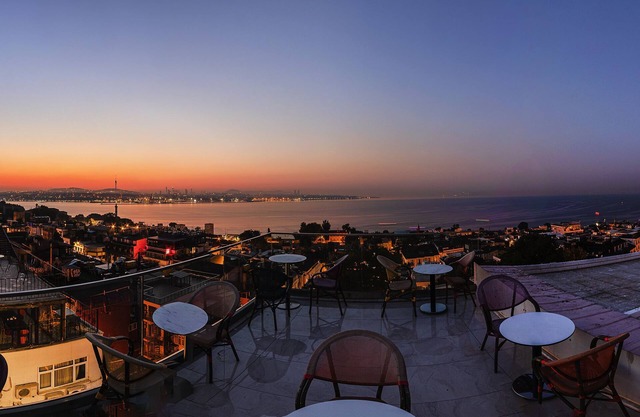 The Magnaura Palace Hotel