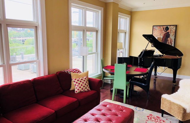 Los músicos loft en la calle Dickson | ¡A una cuadra del campus de UofA!