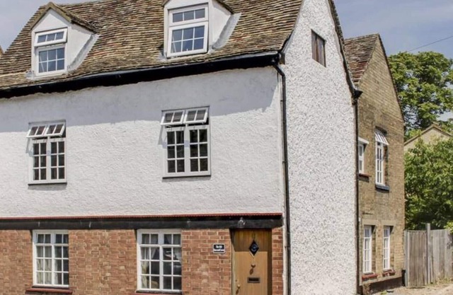 La vieja rosa y corona - St Neots