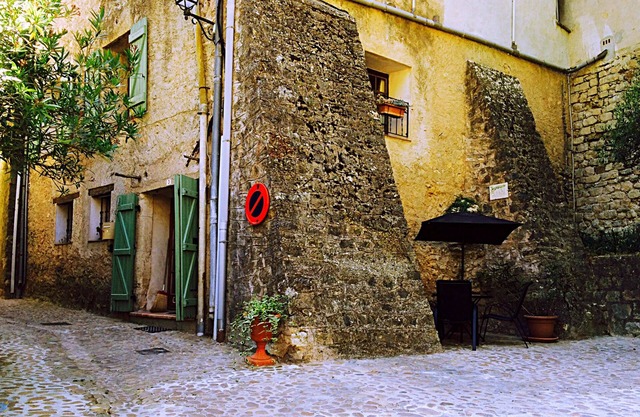 El antiguo establo en Provenza (Verte) Entrecasteaux, Var. Costa 50ms, aeropuerto 60ms