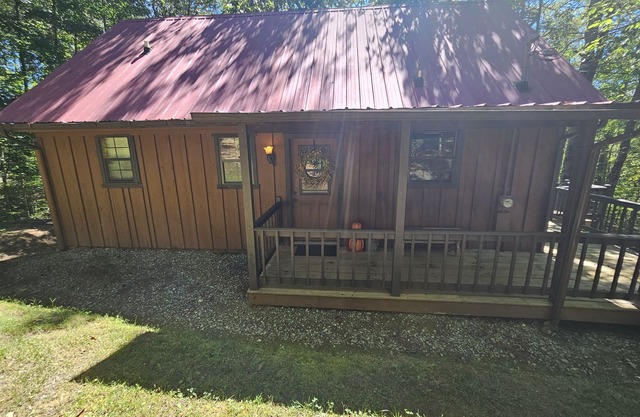 Rústica East Tennessee Mountain Cabin con vistas al histórico Coker Creek