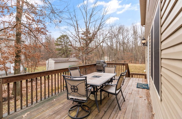 “THE ONE” Chalet, Perfect Getaway w/ Hot Tub, Multicade, Pool Table