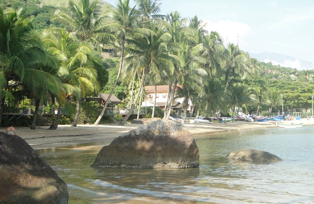 Apartamento a 50 metros de la playa y del pueblo histórico.