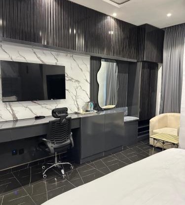 The Residence Hotel And Suites