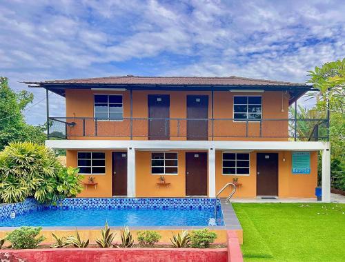 The Seashell Melaka Pool View Upper Room
