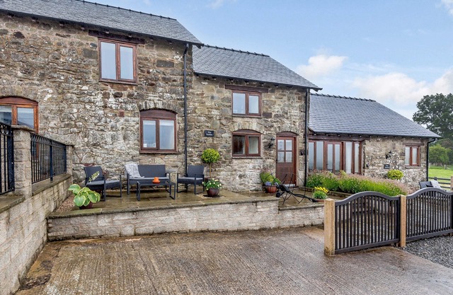 The Stables, LLANFAIR CAEREINION