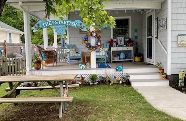The Starfish House...PET FRIENDLY & just a few minutes from the Delaware Bay!