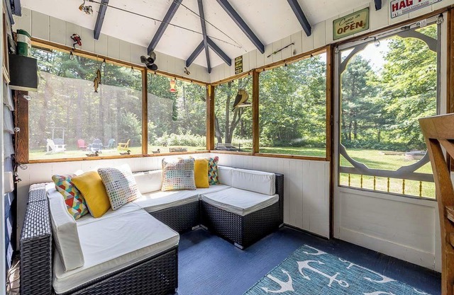 The Stargazer - Wooded Treasure w/ Hot Tub & Sauna