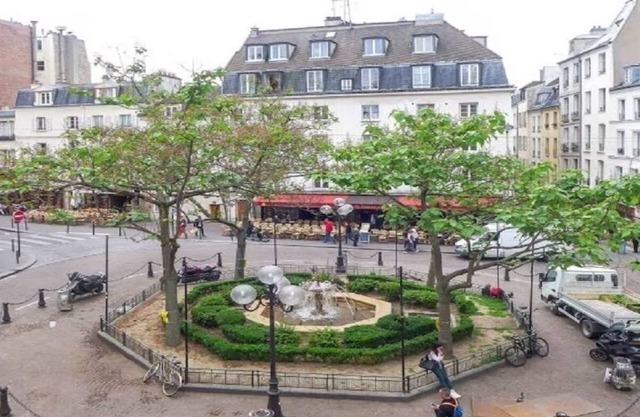 THE STREETS OF MOUFETTARD/CONTRESCARPE SQUARE- A PARADIE FOR FOOD LOVERS!