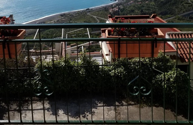 LA TERRAZA EN LA ISLA DE DINO