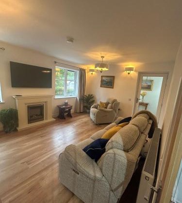 The West Wing - 1Bedroom Annexe with parking
