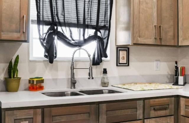 The WorkNest | Stylish Stay w/ Desk & Fast Wi-Fi