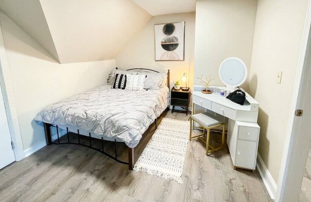 This apartment is a 3 bedroom(s), 1 bathrooms, located in Lexington, KY.