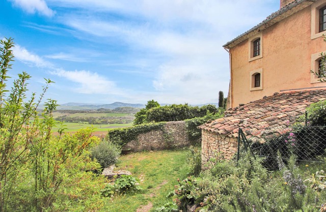 Alojamiento de 1 habitaciones en Simiane-la-Rotonde