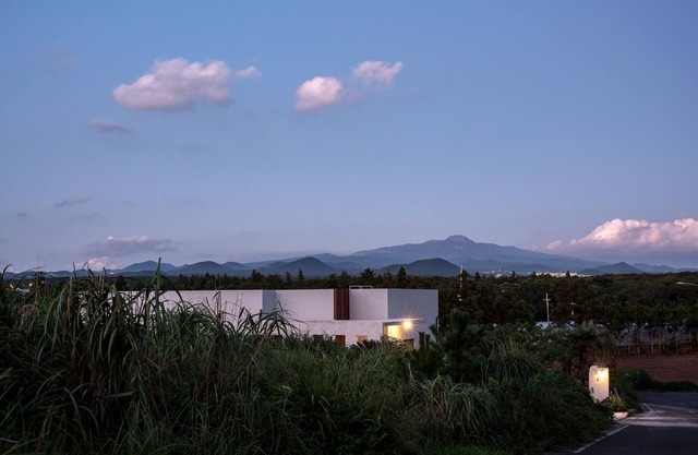 Este es un espacio de diseño moderno, y puedes disfrutar de baños al aire libre