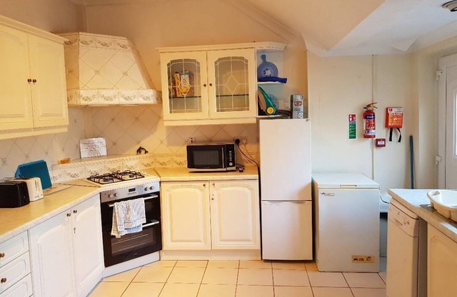 Esta es una increíble casa entera con 5 habitaciones con capacidad para 10.