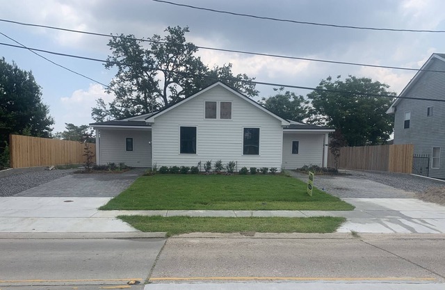 This property is located five minutes from Ochsner Hospital and universities.