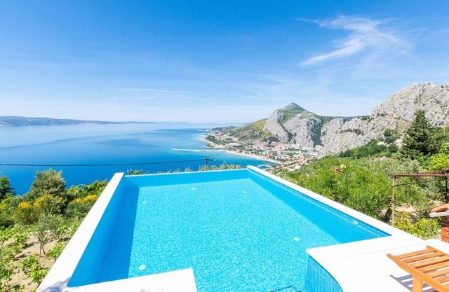 Alojamiento de 2 habitaciones en Omis