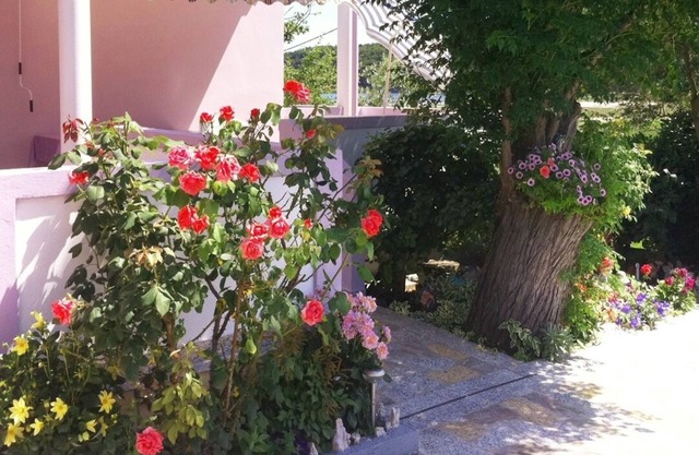 Apartamento de tres habitaciones con una terraza Kampor, Rab (A-4985-a)