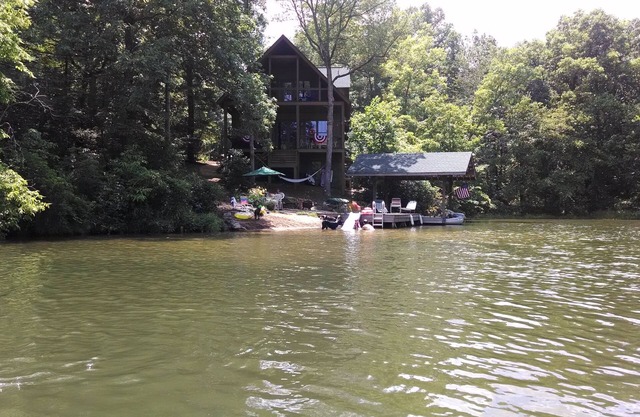 Cabina tres dormitorios en el lago privada Montaña