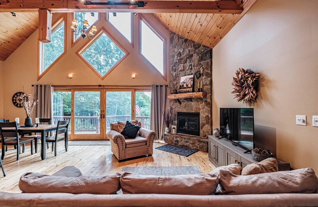 Three plus bedrooms and two full baths- Winter rental