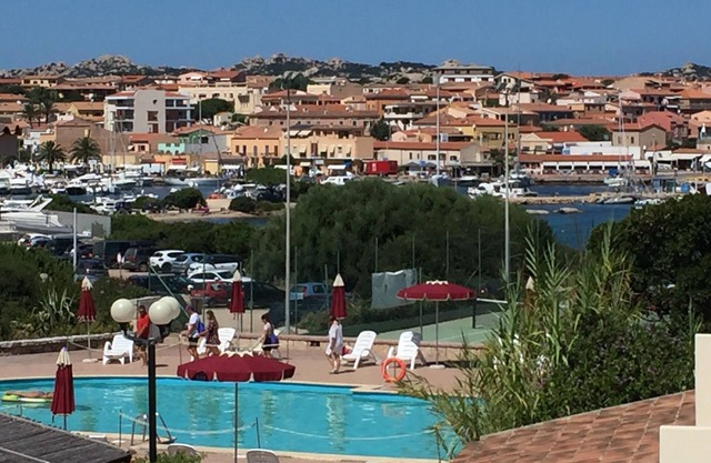 Apartamento de tres habitaciones en la espléndida residencia Capo D'Orso Marina - Palau