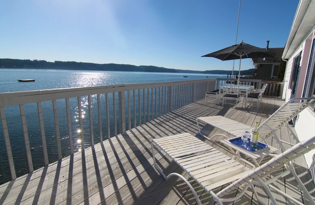 Tide's End Beach House - EN EL AGUA - North Shore of Hood Canal