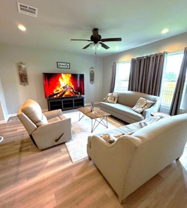 Tigers Stripe Stay Luxury Retreat by LSU - CL5602