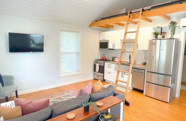 Tiny Home - Mountain View - Historic St. Elmo