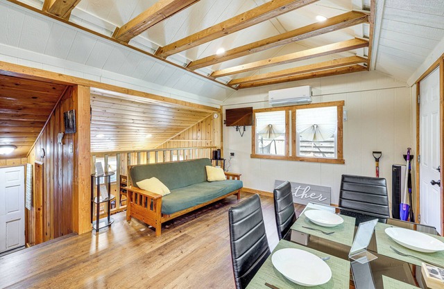Tiny Home w/ Deck & Mtn Views in Lake Arrowhead!
