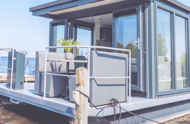 Nice tiny houseboat on the Uitgeestermeer