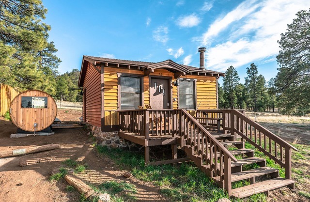Tiny Mountain View Sauna Cabin en 1. 5 acres en el Bosque Nacional Coconino
