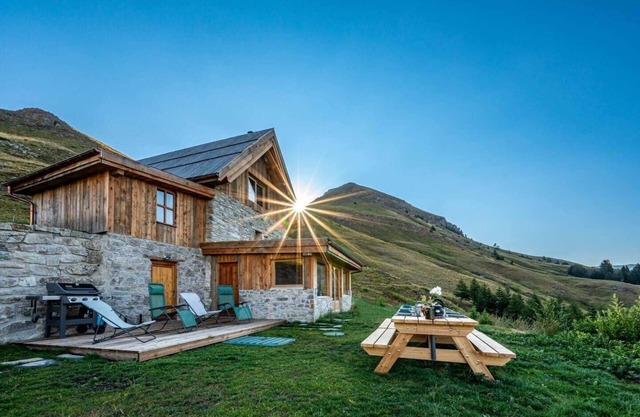 NEW: unusual and eco-responsible alpine chalet!