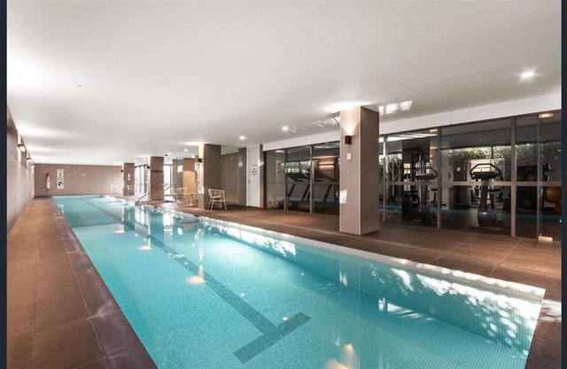 Toorak Park Garden View Apartment