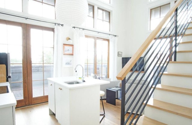 Top-Floor 2 BR in the Heart of Downtown Savannah