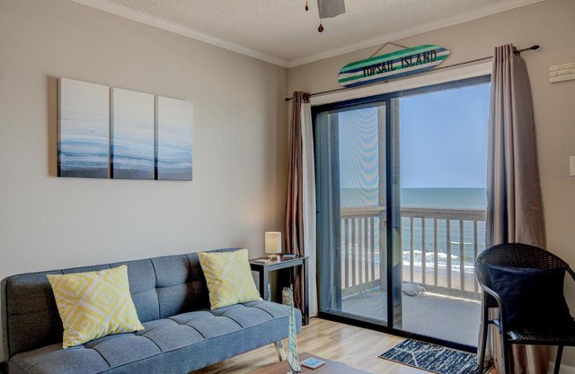 Topsail Reef 315
