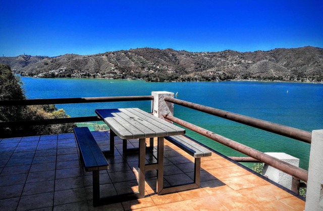 La Casita Bendita de La Tribulacion ~ Amazing Lake Views!