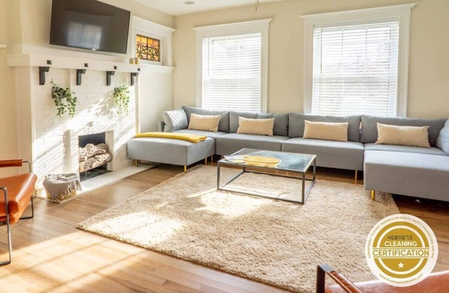 Tower Grove Park | 4BR Home + Garage / ABODEbucks