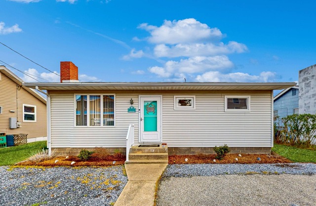 Town of South Bethany waterfront home with boat ramp - 5-min walk to beach