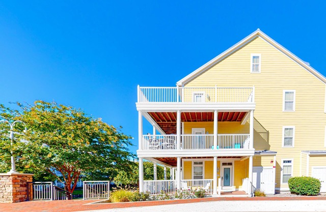 Townhome w/ Canal & Bay Views, 2 Wrap-Around Decks - Walk to Pools/Beach