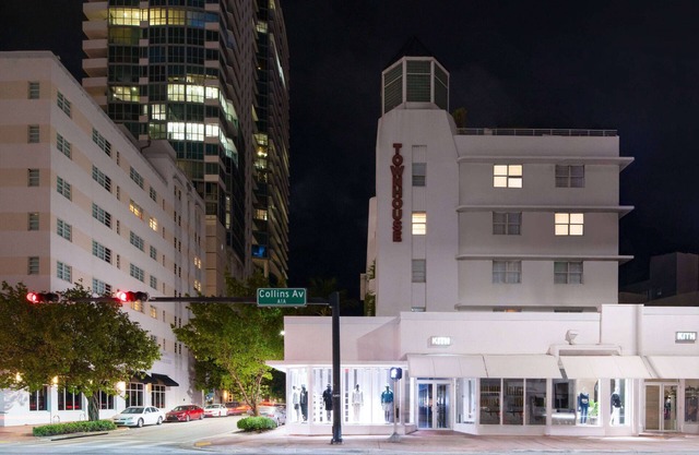 Townhouse Hotel by LuxUrban, Trademark Collection by Wyndham