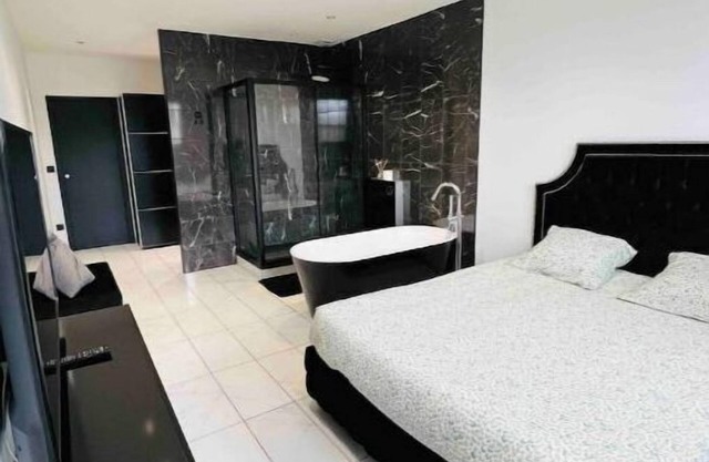 Très Grand Appartement /Sauna /Charles de Gaulle