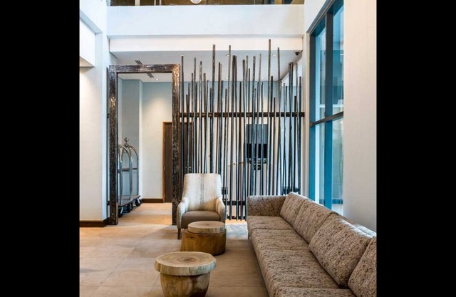 Trademark Hotel, Habitación King con terraza y 2 camas individuales
