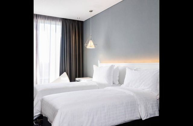 Trademark Hotel, Habitación Trademark con cama extragrande y 2 camas individuales