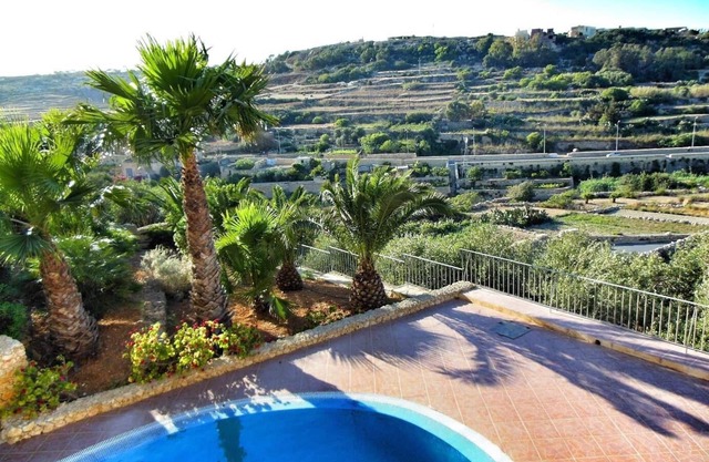 San Antonio - característica casa de campo con piscina y agregar. apartamento