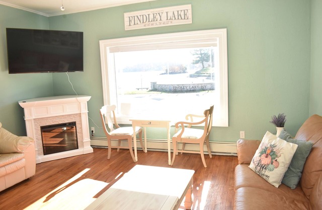 Tranquil 3-bedroom house with AC in Findley Lake
