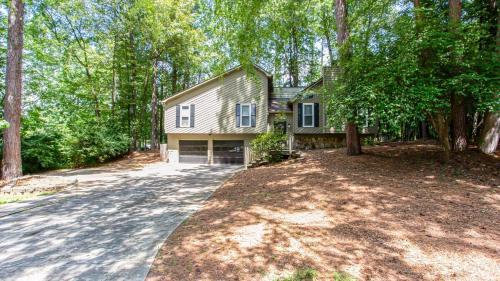 Tranquil Forest in the heart of Roswell